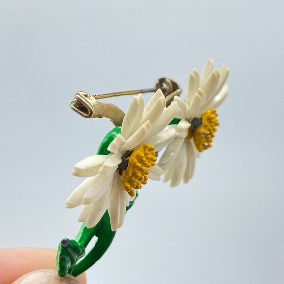 Vintage Set of 3 Daisy Brooch Floral Enamel Gold Tone Green Plastic Pin Trio - Picture 13 of 14